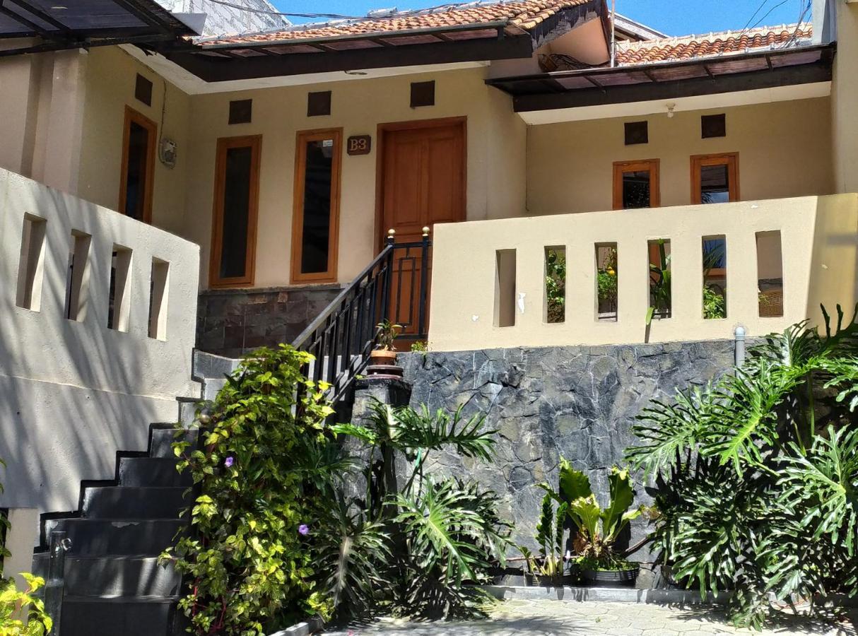 Villa Beverly Lembang Exterior photo